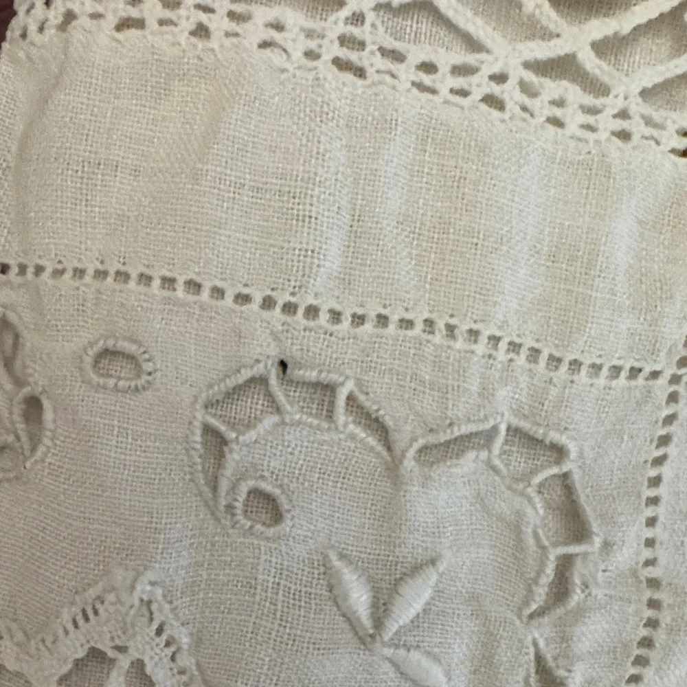 Elegant Lace Table Runners in Cream and White